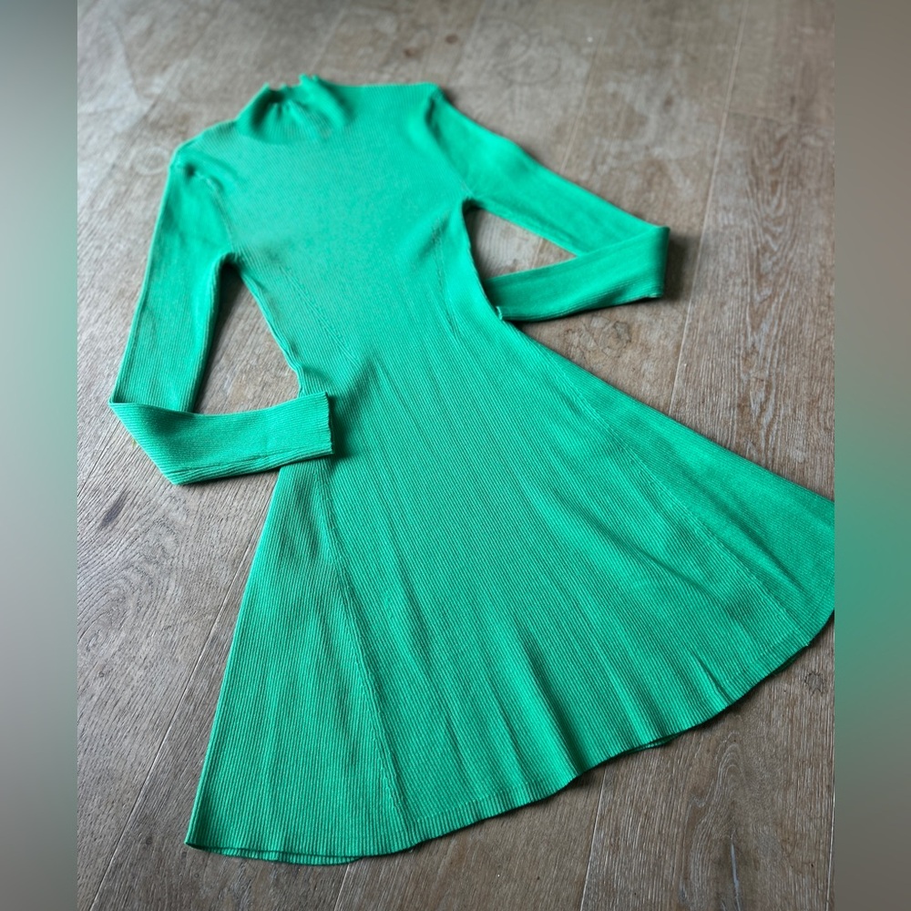 ☘️ Zara Vibrant Green Long Sleeve Dress Fit & Flare - Picture 3 of 7